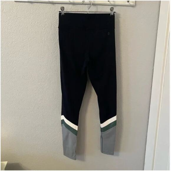 ALL ACCESS Tour Cropped Colorblock Leggings - Picture 8 of 8